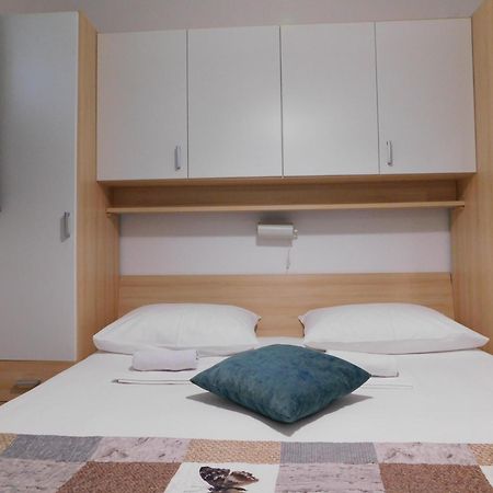 Apartmani Salus 파그 외부 사진