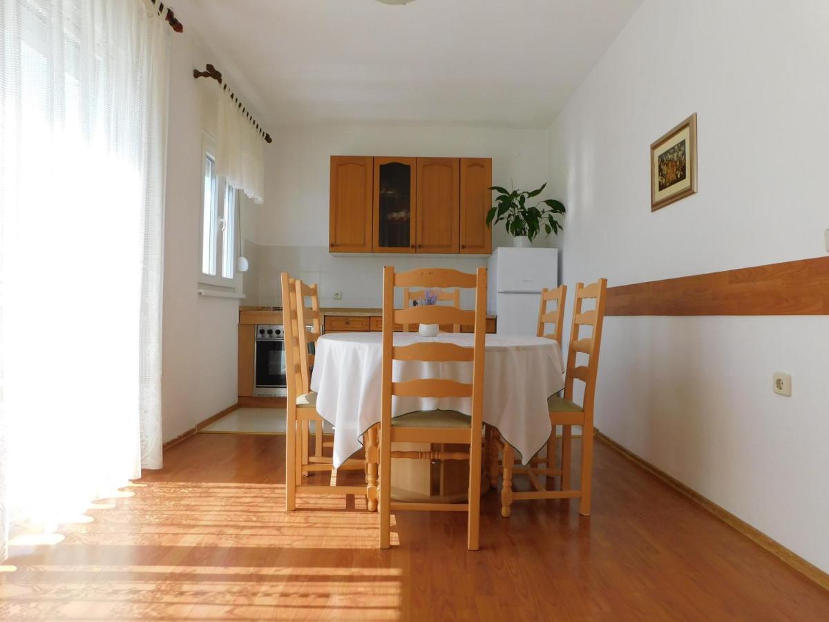 Apartmani Salus 파그 외부 사진