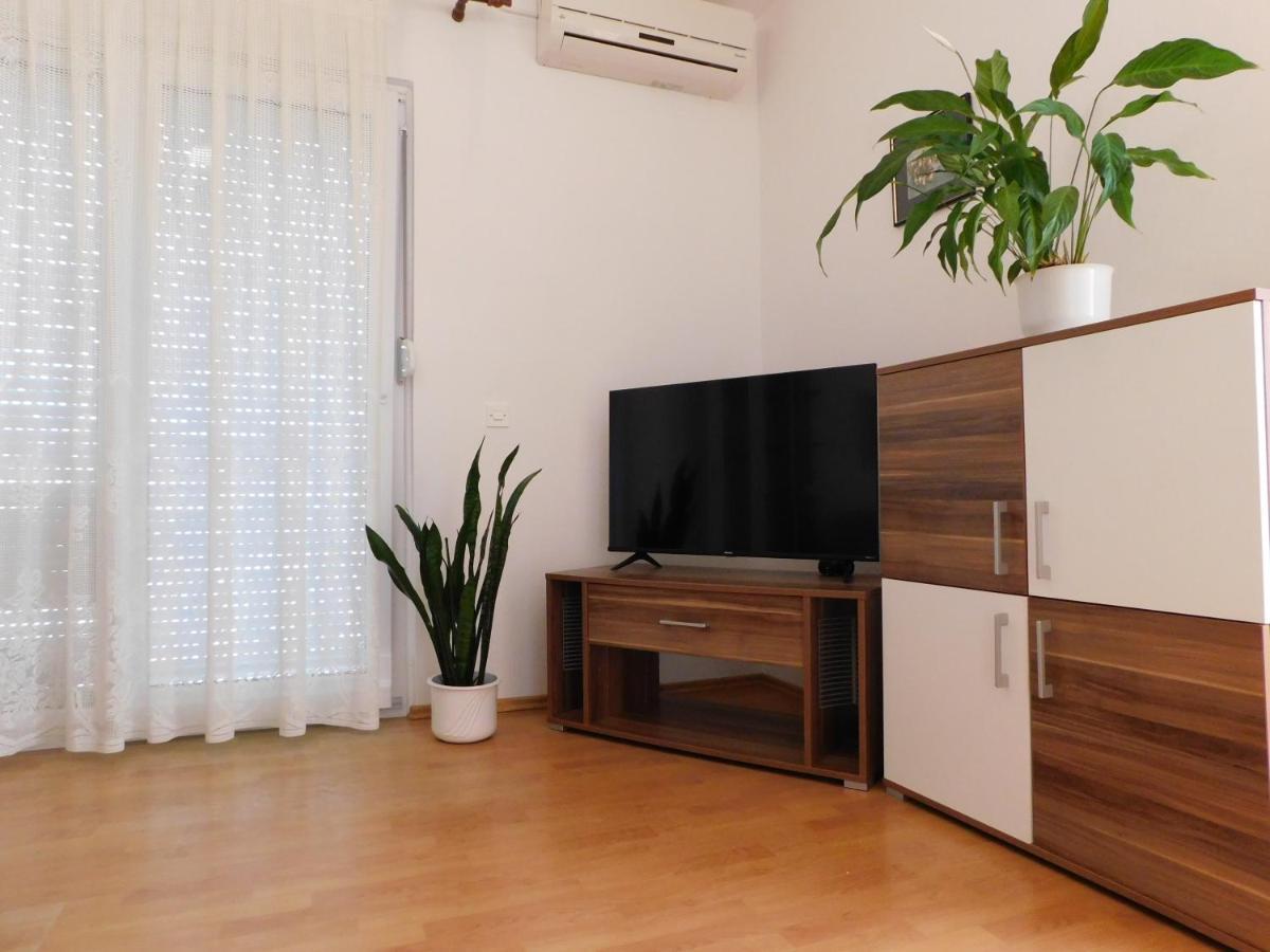 Apartmani Salus 파그 외부 사진
