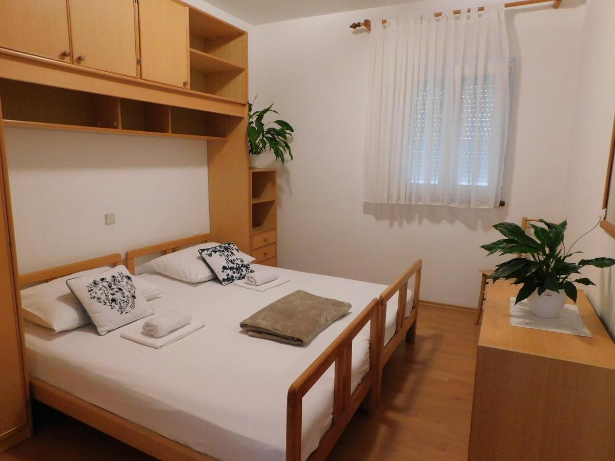 Apartmani Salus 파그 외부 사진