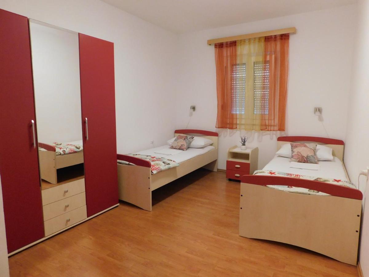 Apartmani Salus 파그 외부 사진