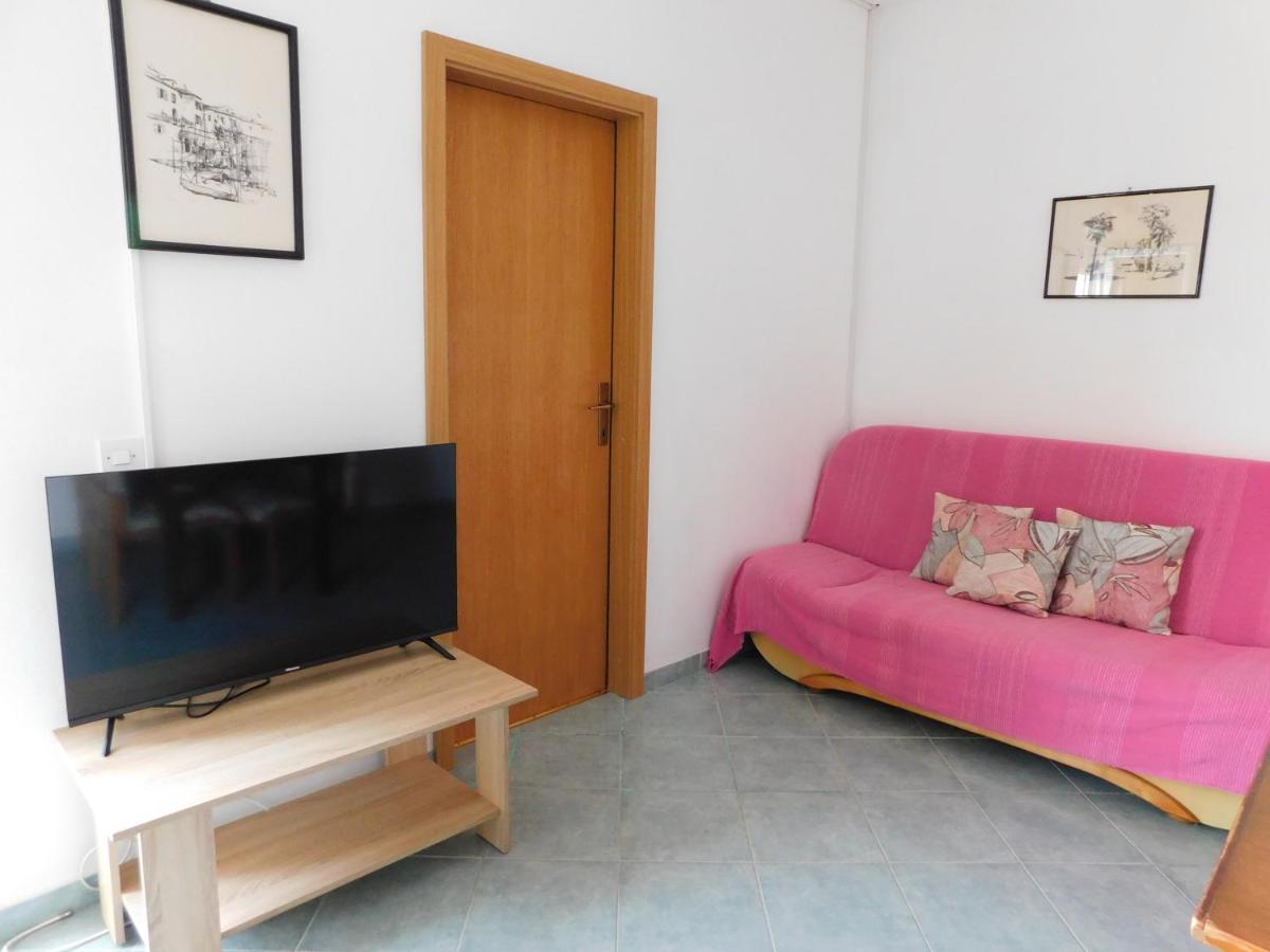 Apartmani Salus 파그 외부 사진