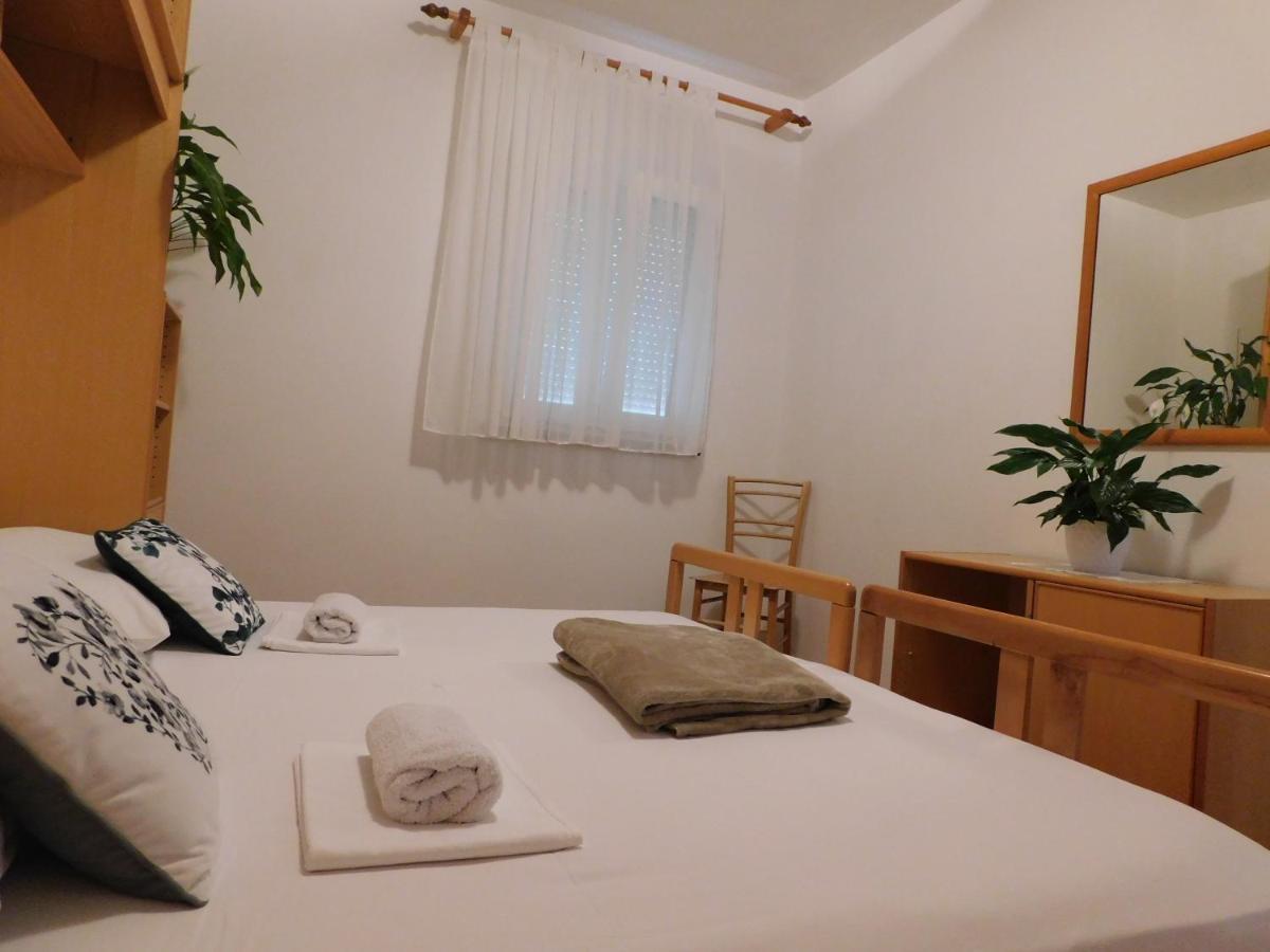 Apartmani Salus 파그 외부 사진
