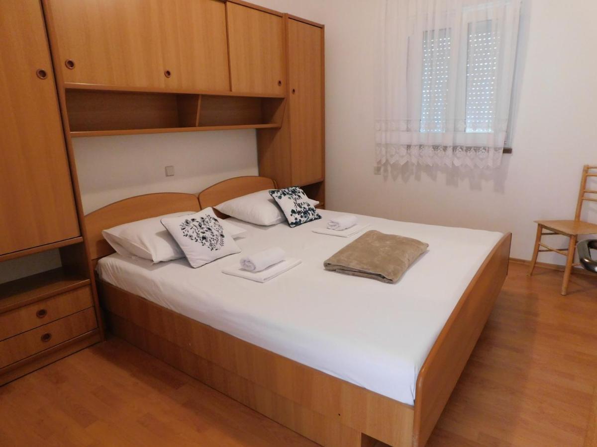 Apartmani Salus 파그 외부 사진
