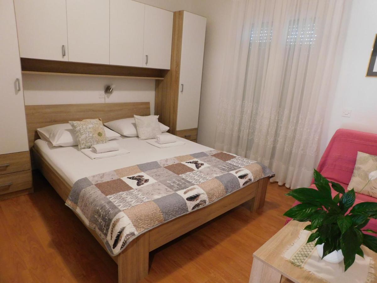 Apartmani Salus 파그 외부 사진
