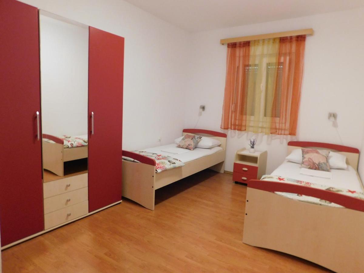 Apartmani Salus 파그 외부 사진
