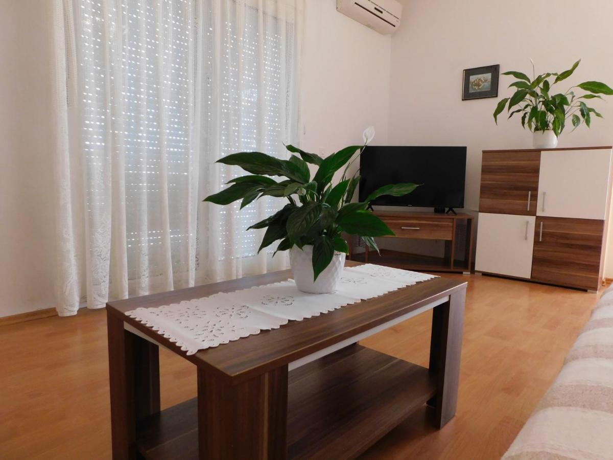 Apartmani Salus 파그 외부 사진