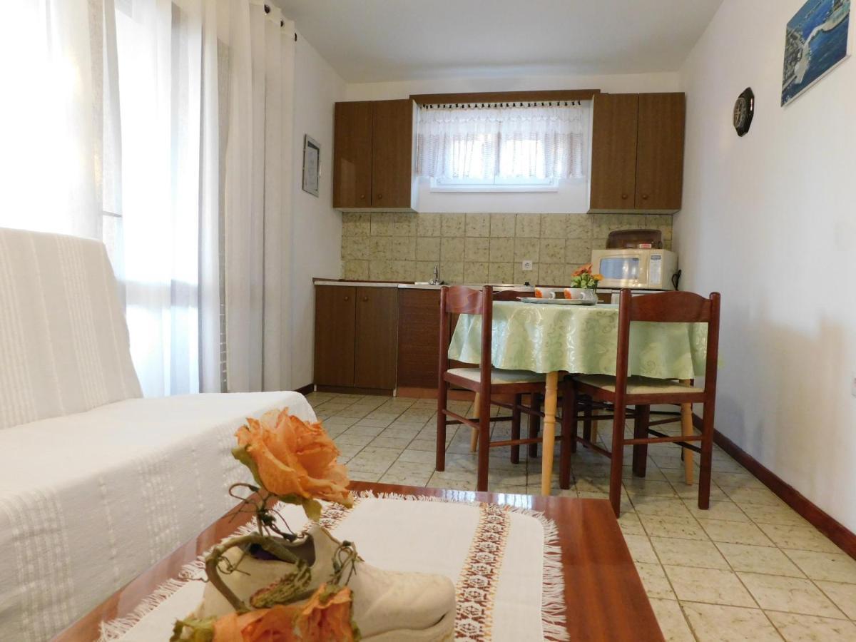 Apartmani Salus 파그 외부 사진