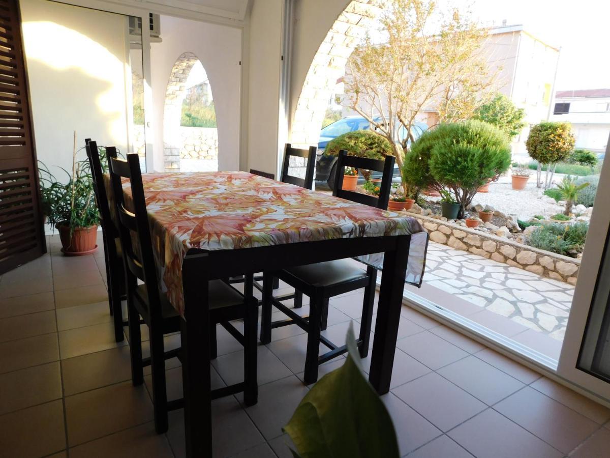 Apartmani Salus 파그 외부 사진